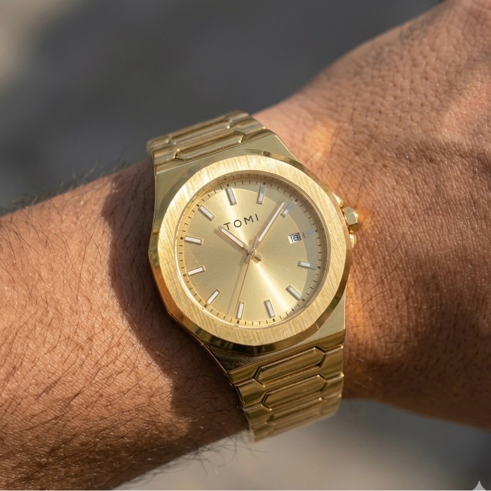 Gold Men's Wristwatch